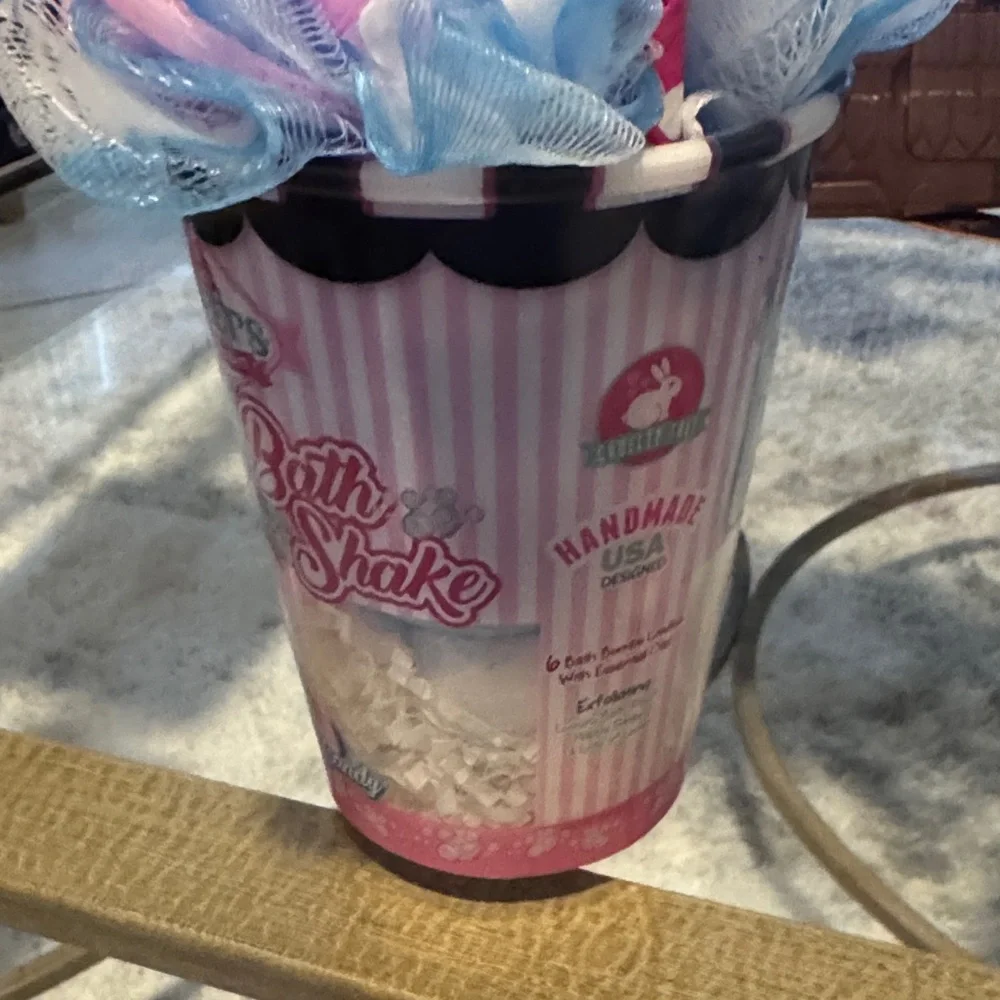 Fizzy Bath Shake - Cotton Candy 6 Bath Bombs Pink & Blue with Loofa